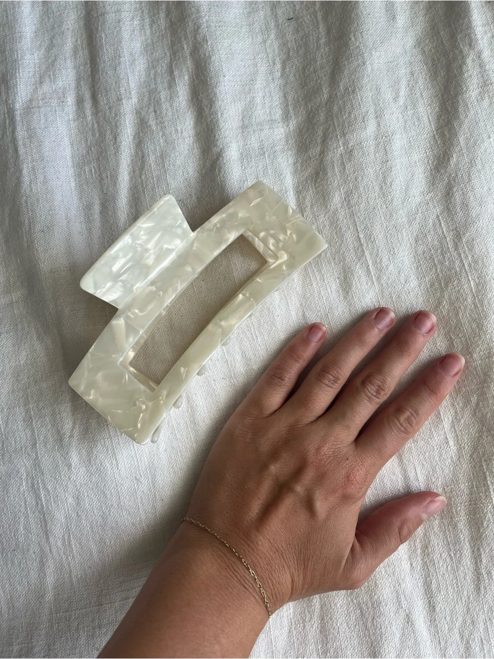 Oversized Pearl White Marbled Rectangle Claw Hair Clip